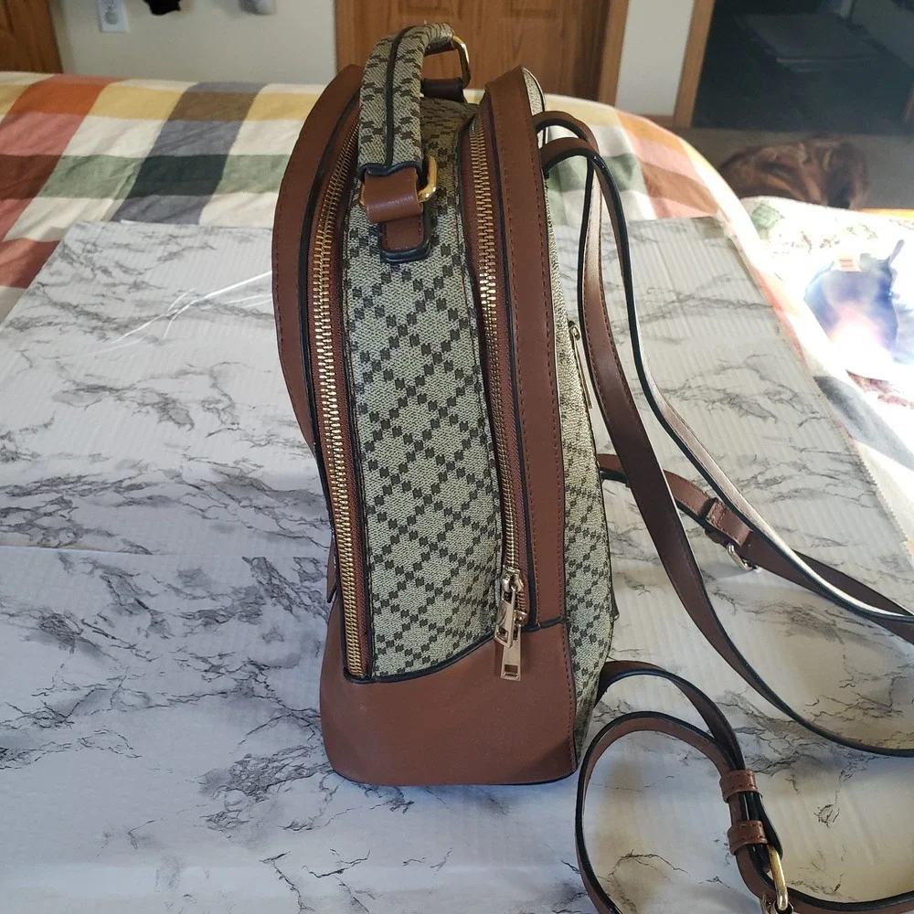 Brown Back‎ Pack Purse. 12x10.5 Inches. 2 Large Zipper Pockets. Adjustable...